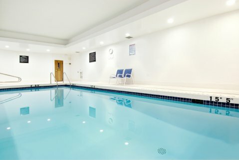 Holiday Inn Express Hotel And Suites Surrey