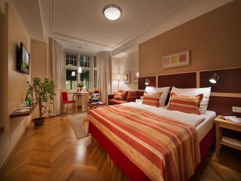 Ea Hotel Julis