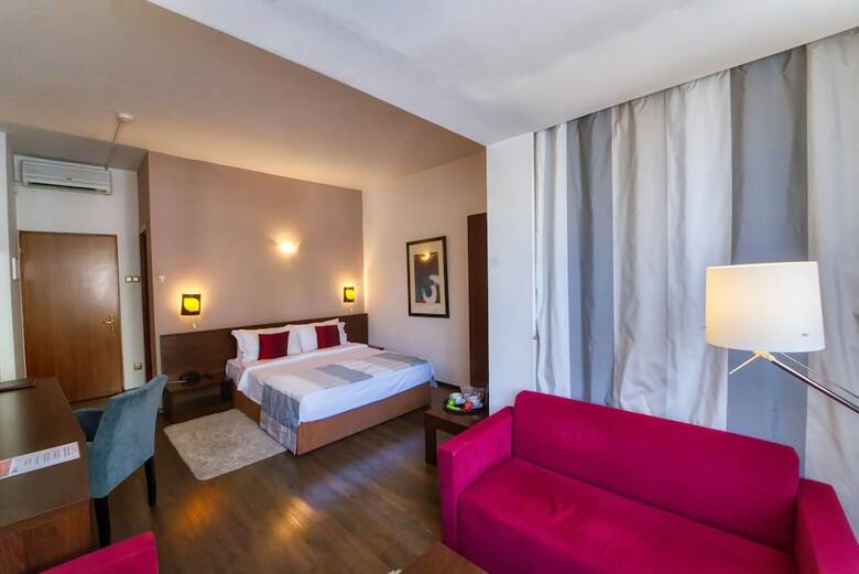 Unique Hotel