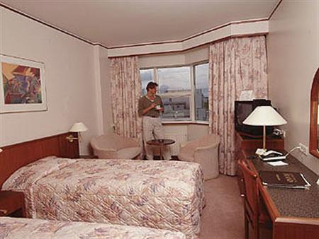 Hotel Park Inn Island
