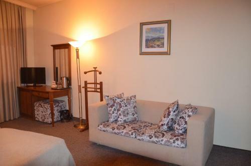 Hotel Seven Hills