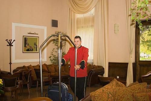 Hotel Seven Hills