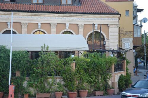 Hotel Seven Hills