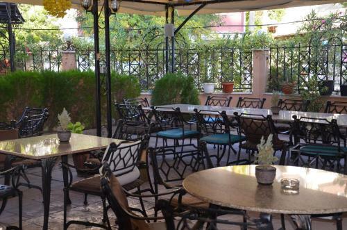 Hotel Seven Hills