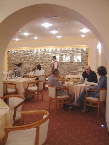 Hotel Seven Hills