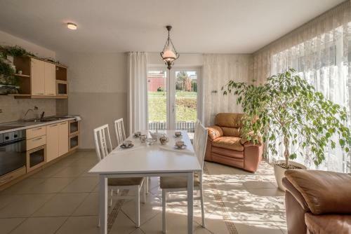 Hostal Baltas Namas
