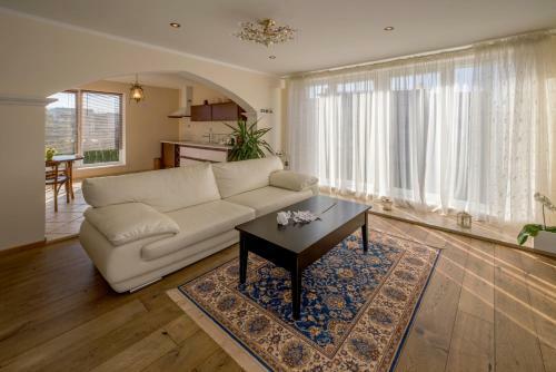Hostal Baltas Namas