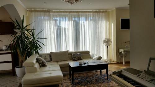 Hostal Baltas Namas