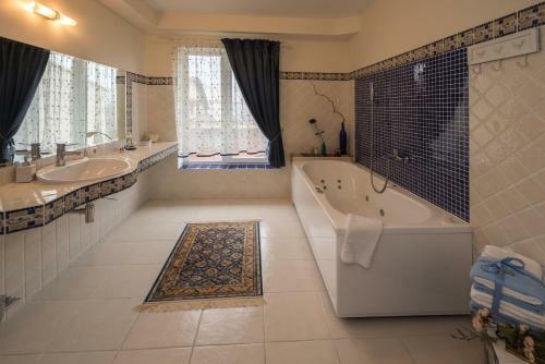 Hostal Baltas Namas