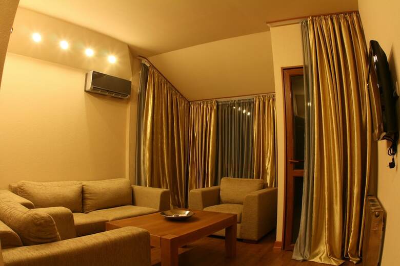 Savaneti Hotel