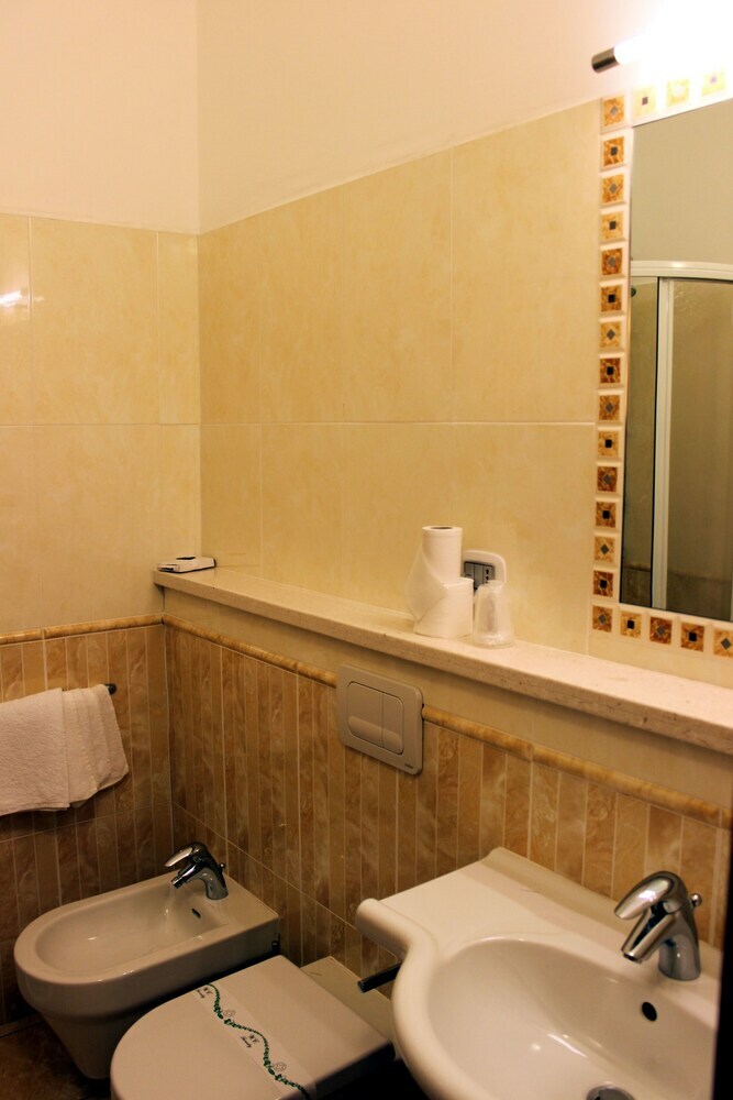 Hotel Sette E Mezzo