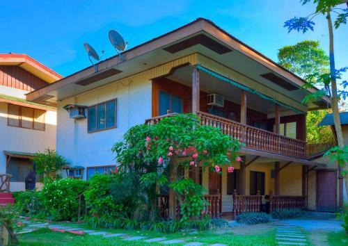 Hotel Lally And Abet Beach Cottages