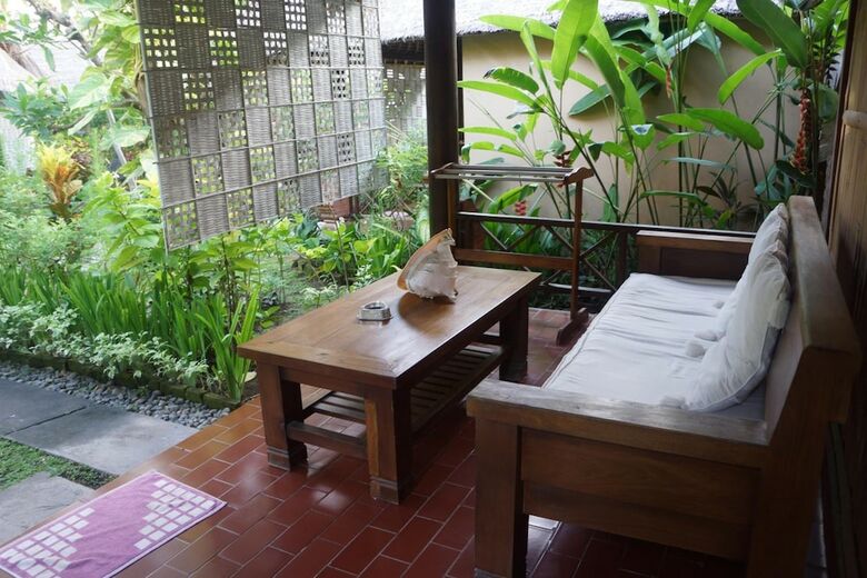 Hostal Puri Pandan Restaurant And Bungalow
