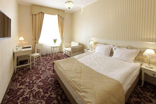 Hotel Jaros?aw