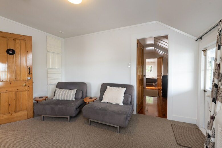 The Old Oak Boutique Hotel