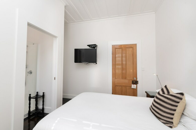 The Old Oak Boutique Hotel