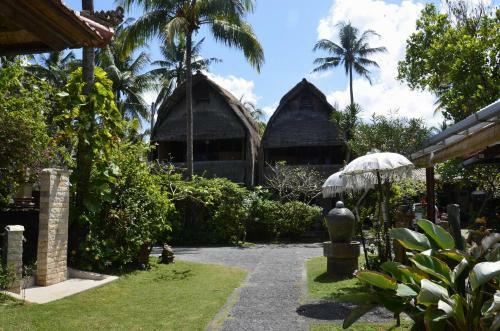 Anom Beach Hotel