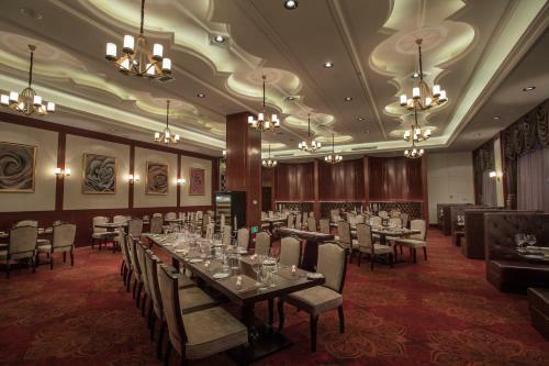 Classical Plaza Hotel