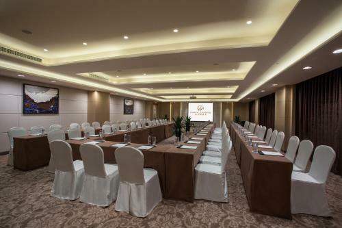 Classical Plaza Hotel