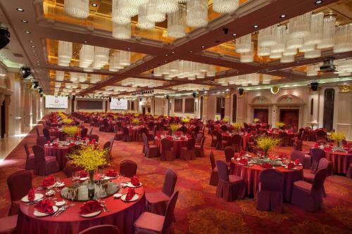 Classical Plaza Hotel
