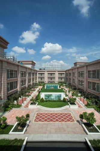 Classical Plaza Hotel