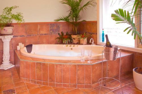 Lakeside Cottage Luxury B&B