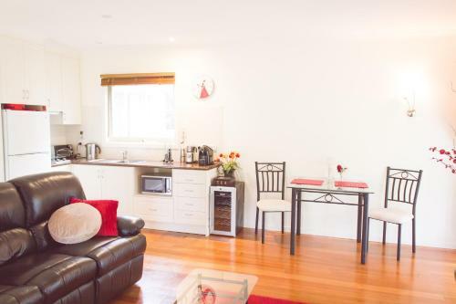 Lakeside Cottage Luxury B&B