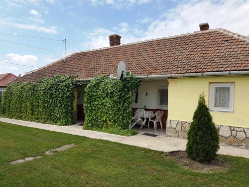 Hostal Vir�gos Vend�gh�z