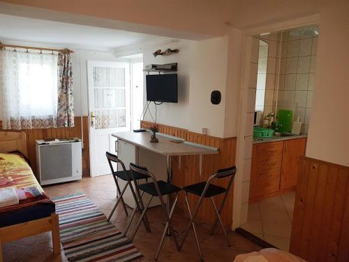 Hostal Vir�gos Vend�gh�z