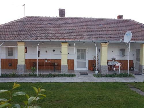Hostal Vir�gos Vend�gh�z