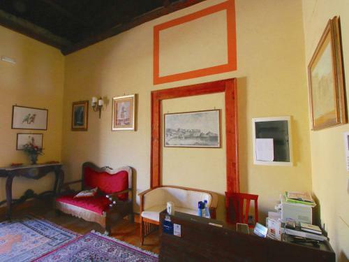 Hostal Holiday Home Flor Parghelia
