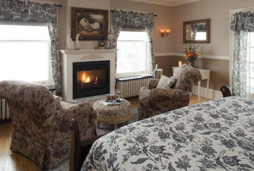 A G Thomson House Duluth Bed And Breakfast