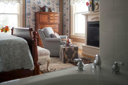A G Thomson House Duluth Bed And Breakfast