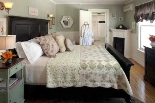 A G Thomson House Duluth Bed And Breakfast