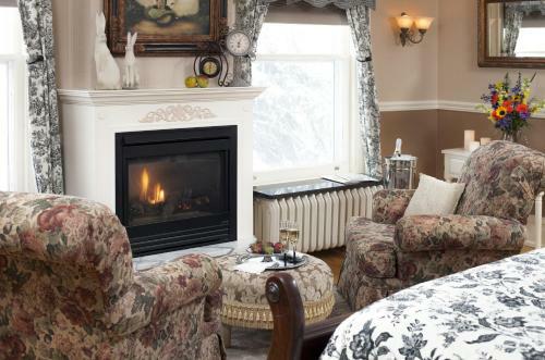 A G Thomson House Duluth Bed And Breakfast