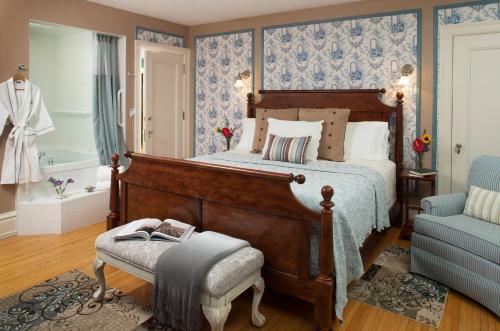 A G Thomson House Duluth Bed And Breakfast