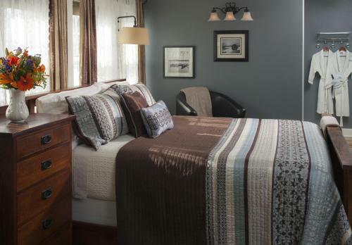 A G Thomson House Duluth Bed And Breakfast