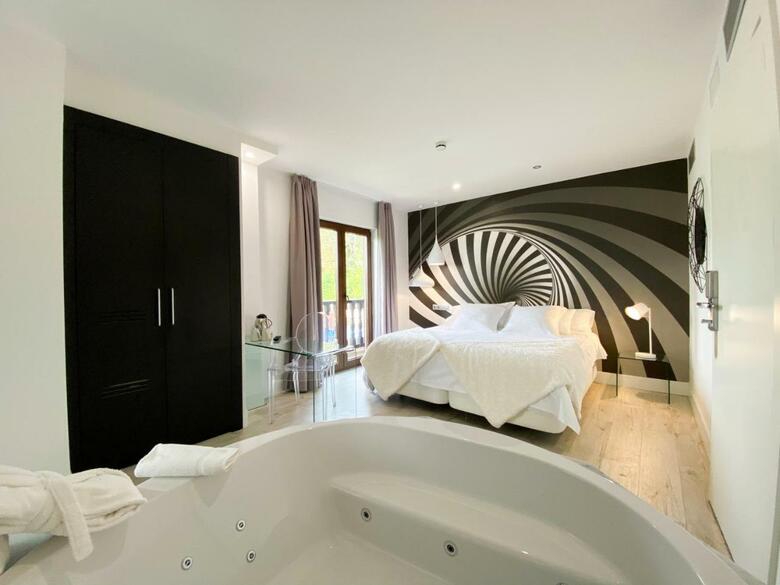 Hotel Cuevas