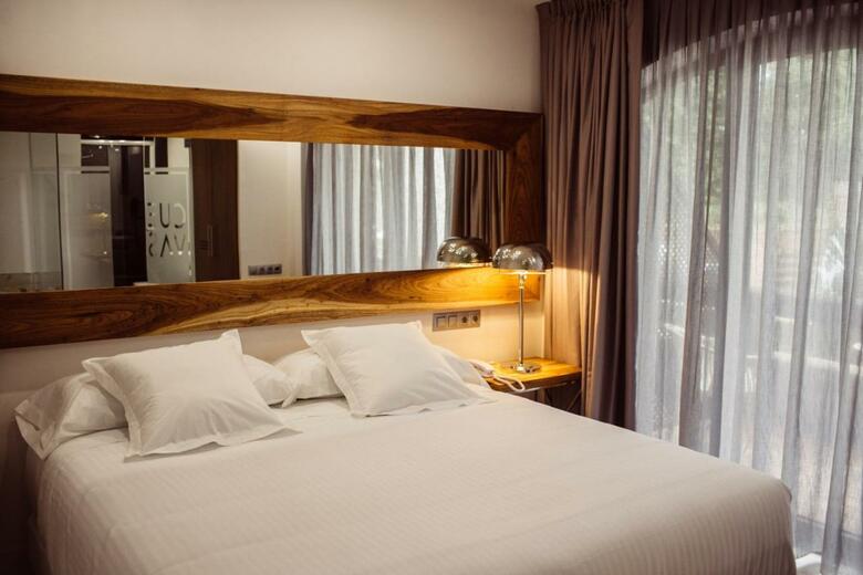 Hotel Cuevas
