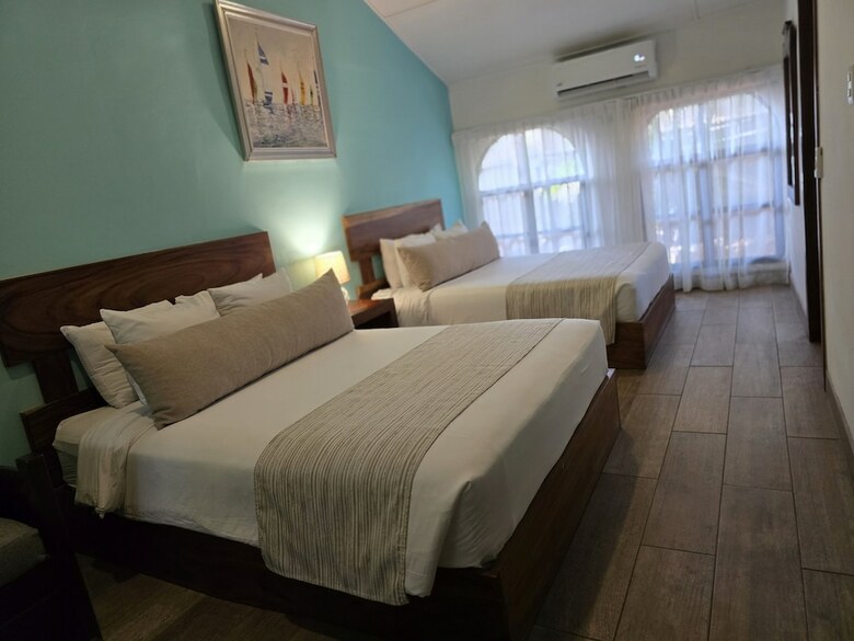 Hotel Bahia Del Sol