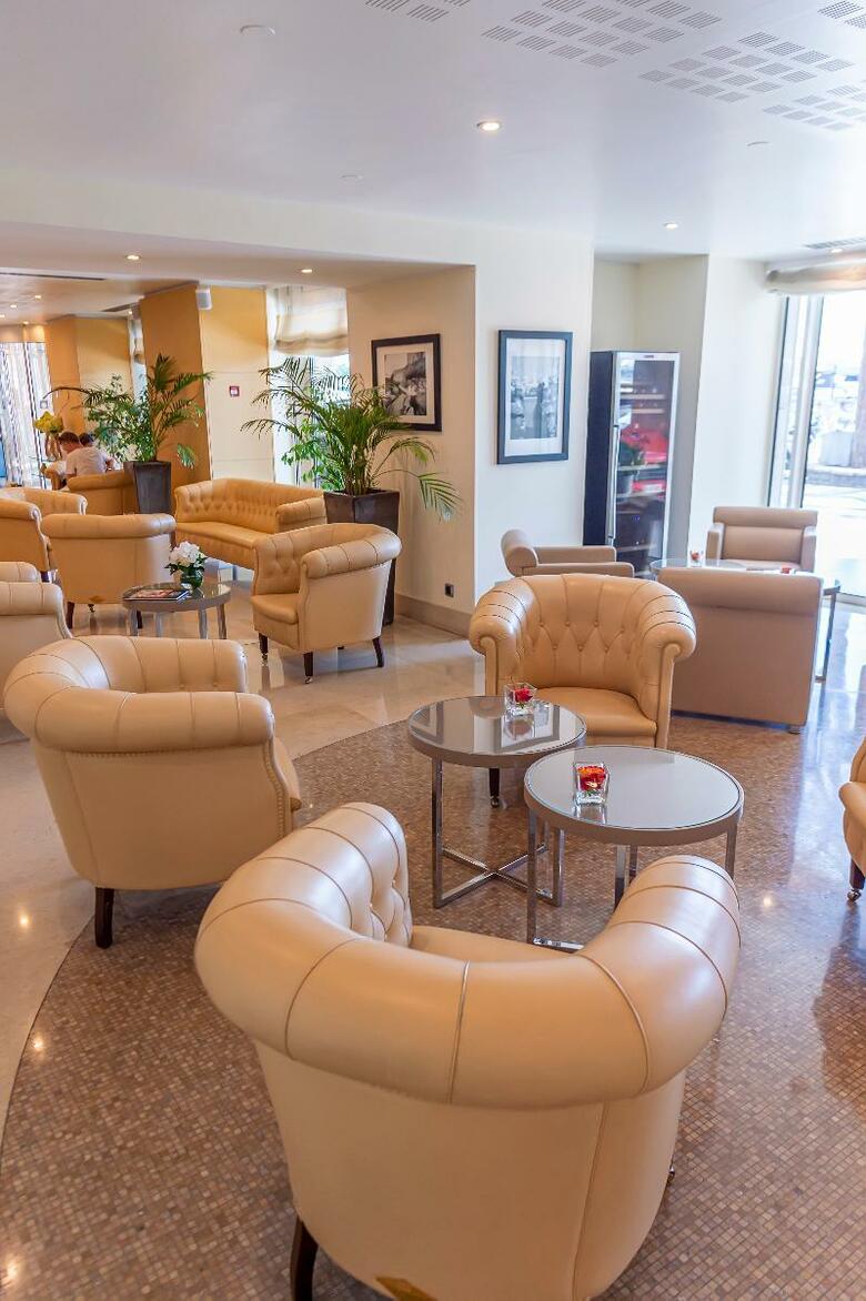 Hotel Port Palace