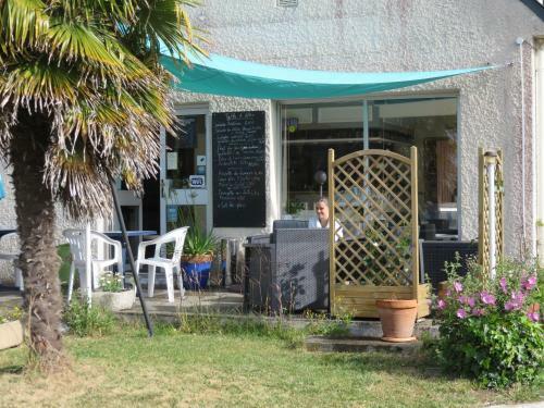 Hotel H�tel La Voile Bleue