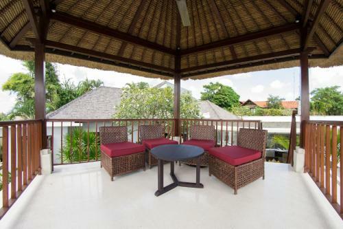 Villa Seratus
