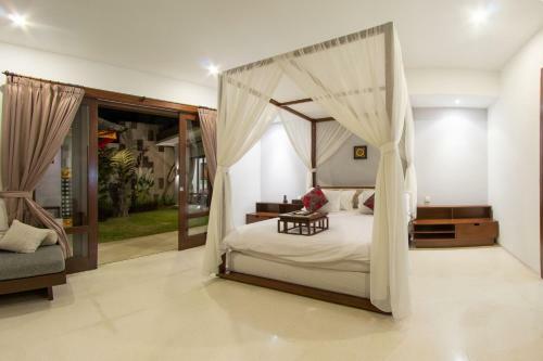 Villa Seratus