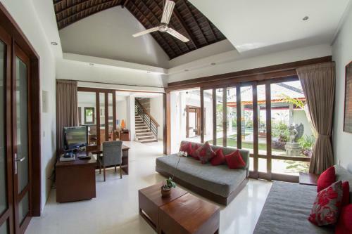 Villa Seratus