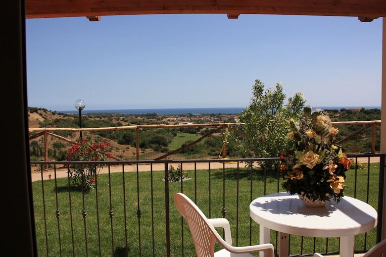 Hotel Pedra Ruja