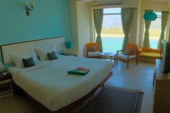 Ganga Kinare - A Riverside Boutique Hotel