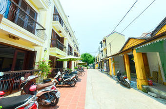 Golden River Hotel