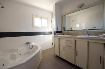 Hotel Ramon Suites