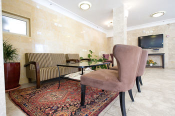 Hotel Ramon Suites